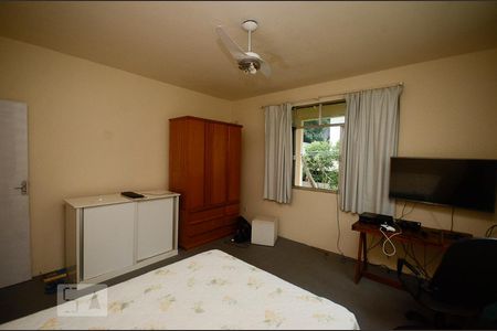 Casa à venda com 450m², 5 quartos e 2 vagasQuarto 5