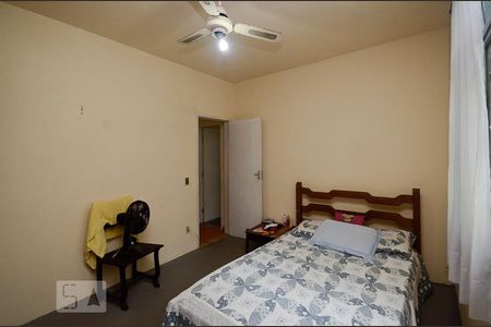 Casa à venda com 450m², 5 quartos e 2 vagasQuarto 4