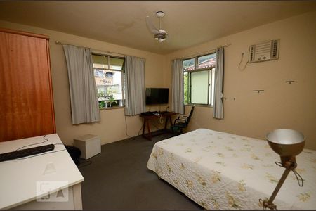 Casa à venda com 450m², 5 quartos e 2 vagasQuarto 5