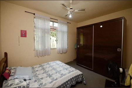 Casa à venda com 450m², 5 quartos e 2 vagasQuarto 4