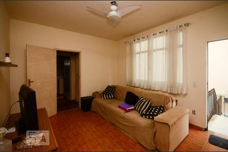 Casa à venda com 450m², 5 quartos e 2 vagasSala