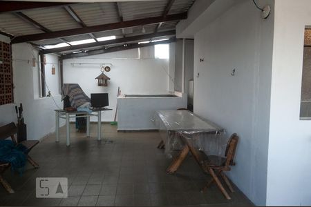 Casa à venda com 200m², 3 quartos e 1 vaga Casa à venda com 200m², 3 quartos e 1 vagaQuintal