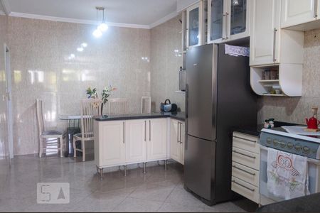 Casa à venda com 200m², 3 quartos e 1 vaga Casa à venda com 200m², 3 quartos e 1 vagaCozinha