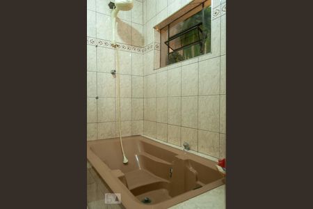 Casa à venda com 200m², 3 quartos e 1 vaga Casa à venda com 200m², 3 quartos e 1 vagaBanheiro