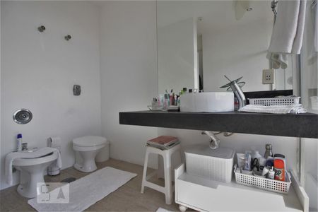 Apartamento à venda com 418m², 4 quartos e 3 vagasBanheiro da suíte 1