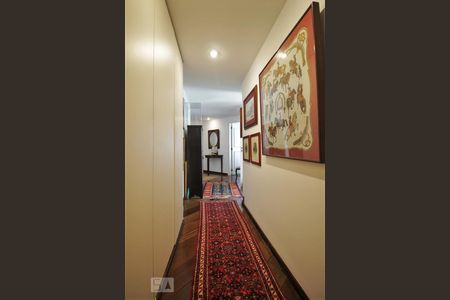 Apartamento à venda com 418m², 4 quartos e 3 vagasCorredor