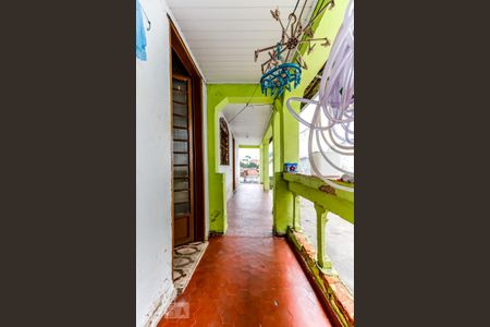 Casa à venda com 200m², 3 quartos e 1 vaga Casa à venda com 200m², 3 quartos e 1 vagaCorredor Entrada