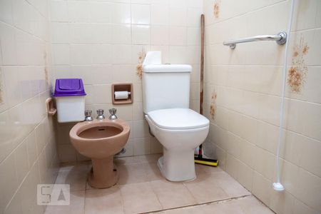 Casa à venda com 160m², 3 quartos e 1 vagaBanheiro da Suíte 2