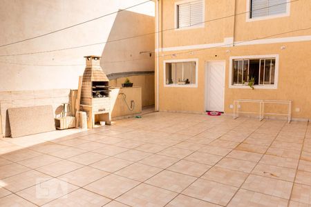 Casa à venda com 160m², 3 quartos e 2 vagas Casa à venda com 160m², 3 quartos e 2 vagasvaranda