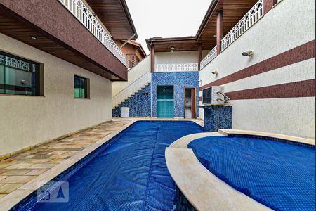 Casa à venda com 335m², 7 quartos e 7 vagas Casa à venda com 335m², 7 quartos e 7 vagasÁrea comum - Piscina