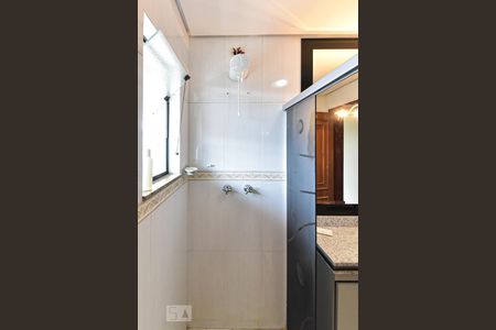 Casa à venda com 335m², 7 quartos e 7 vagas Casa à venda com 335m², 7 quartos e 7 vagasBanheiro da Suíte 2