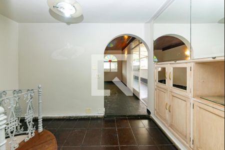 Apartamento para alugar com 372m², 3 quartos e 2 vagas Apartamento para alugar com 372m², 3 quartos e 2 vagasSaleta