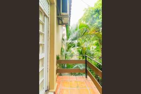 Casa de condomínio à venda com 180m², 3 quartos e 2 vagas Casa de condomínio à venda com 180m², 3 quartos e 2 vagasVaranda da Suíte