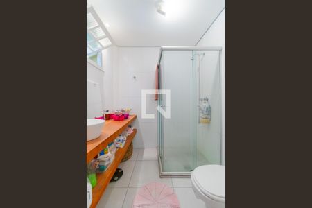 Casa de condomínio à venda com 180m², 3 quartos e 2 vagas Casa de condomínio à venda com 180m², 3 quartos e 2 vagasBanheiro da Suíte