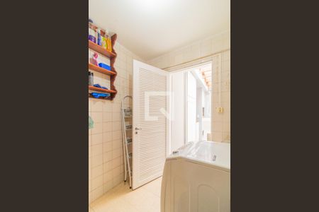 Casa de condomínio à venda com 180m², 3 quartos e 2 vagas Casa de condomínio à venda com 180m², 3 quartos e 2 vagasÁrea de Serviço