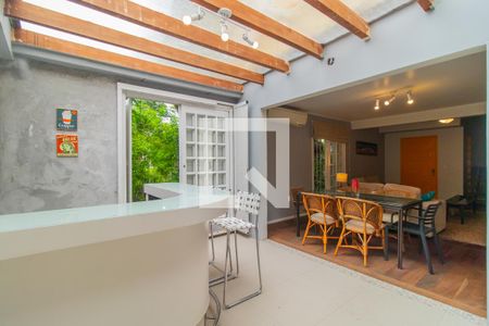 Casa de condomínio à venda com 180m², 3 quartos e 2 vagas Casa de condomínio à venda com 180m², 3 quartos e 2 vagasChurrasqueira