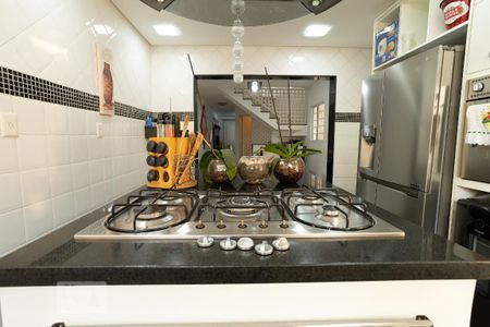 Casa à venda com 314m², 4 quartos e 4 vagas Casa à venda com 314m², 4 quartos e 4 vagasCOZINHA