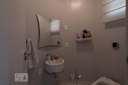 Casa à venda com 314m², 4 quartos e 4 vagas Casa à venda com 314m², 4 quartos e 4 vagasBanheiro