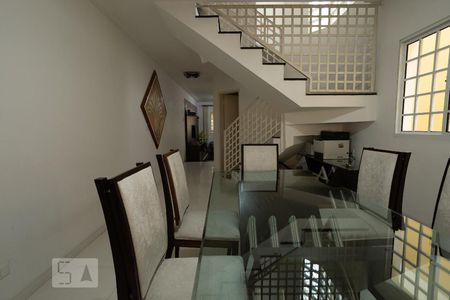 Casa à venda com 314m², 4 quartos e 4 vagas Casa à venda com 314m², 4 quartos e 4 vagasSALA