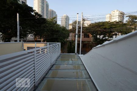 Casa à venda com 314m², 4 quartos e 4 vagas Casa à venda com 314m², 4 quartos e 4 vagasAREA EXTERNA