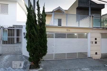 Casa à venda com 314m², 4 quartos e 4 vagas Casa à venda com 314m², 4 quartos e 4 vagasFACHADA