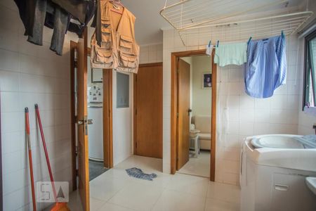 Apartamento à venda com 186m², 3 quartos e 3 vagas Apartamento à venda com 186m², 3 quartos e 3 vagasÁrea de Serviço