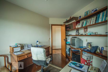 Apartamento à venda com 186m², 3 quartos e 3 vagas Apartamento à venda com 186m², 3 quartos e 3 vagasEscritório