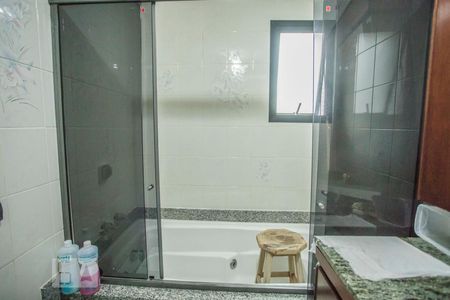 Apartamento à venda com 186m², 3 quartos e 3 vagas Apartamento à venda com 186m², 3 quartos e 3 vagasBanheiro Suite