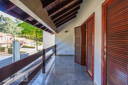 Casa à venda com 400m², 4 quartos e 3 vagas Casa à venda com 400m², 4 quartos e 3 vagasVaranda das Suítes 1 e 2