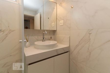 Apartamento para alugar com 62m², 2 quartos e sem vaga Apartamento para alugar com 62m², 2 quartos e sem vagaBanheiro