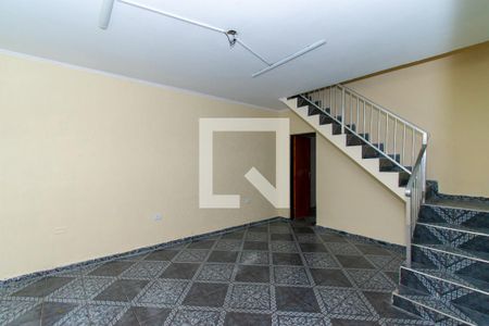 Sala de casa para alugar com 4 quartos, 250m² em Vila Ivone, São Paulo