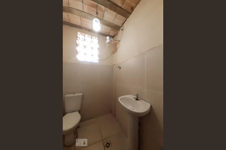 Casa de condomínio à venda com 200m², 3 quartos e sem vagaBanheiro da Suíte