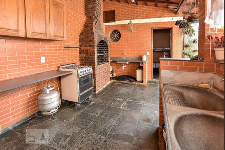 Casa à venda com 650m², 5 quartos e 4 vagasChurrasqueira - Área de Serviço