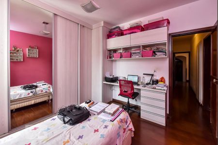 Casa à venda com 650m², 5 quartos e 4 vagasSuíte 2