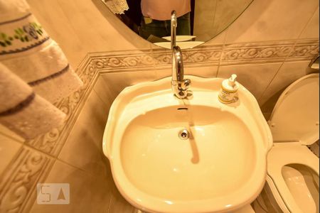 Casa à venda com 650m², 5 quartos e 4 vagasLavabo