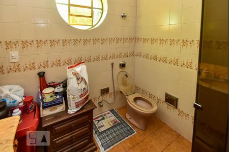 Casa à venda com 650m², 5 quartos e 4 vagasBanheiro Suíte 2