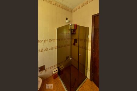 Casa à venda com 650m², 5 quartos e 4 vagasBanheiro Suíte 2