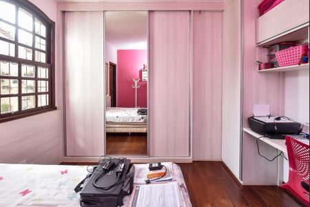 Casa à venda com 650m², 5 quartos e 4 vagasSuíte 2