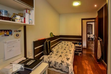 Casa à venda com 650m², 5 quartos e 4 vagasSuíte 1