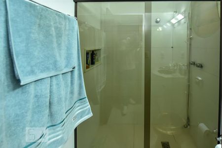 Casa à venda com 650m², 5 quartos e 4 vagasBanheiro Suíte 1