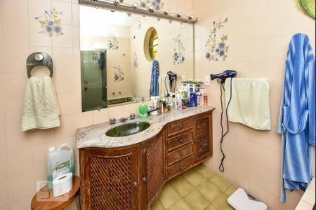 Casa à venda com 650m², 5 quartos e 4 vagasBanheiro da Suíte Master