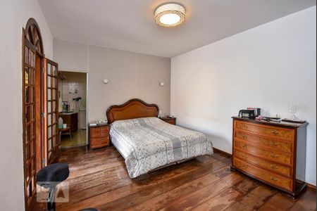 Casa à venda com 650m², 5 quartos e 4 vagasSuíte Master