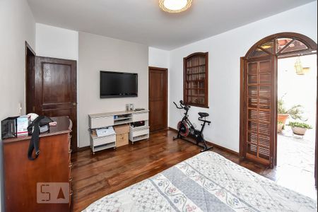 Casa à venda com 650m², 5 quartos e 4 vagasSuíte Master