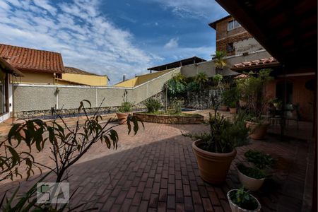 Casa à venda com 650m², 5 quartos e 4 vagasPiscina