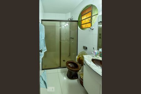 Casa à venda com 650m², 5 quartos e 4 vagasBanheiro Suíte 1