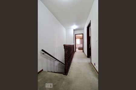 Casa à venda com 174m², 3 quartos e 3 vagas Casa à venda com 174m², 3 quartos e 3 vagasCorredor