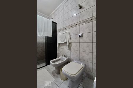 Casa à venda com 174m², 3 quartos e 3 vagas Casa à venda com 174m², 3 quartos e 3 vagasBanheiro da Suíte