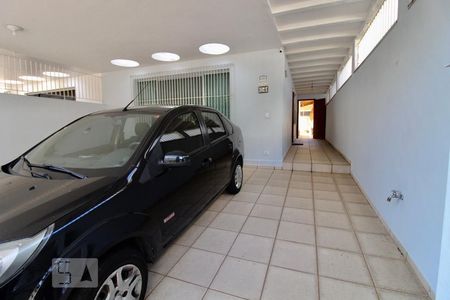 Casa à venda com 174m², 3 quartos e 3 vagas Casa à venda com 174m², 3 quartos e 3 vagasGaragem