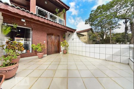 Casa à venda com 230m², 3 quartos e 2 vagas Casa à venda com 230m², 3 quartos e 2 vagasVaranda - Quarto 1
