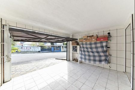 Casa à venda com 230m², 3 quartos e 2 vagas Casa à venda com 230m², 3 quartos e 2 vagasGaragem